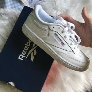 REEBOKS (Brand new) 🤍